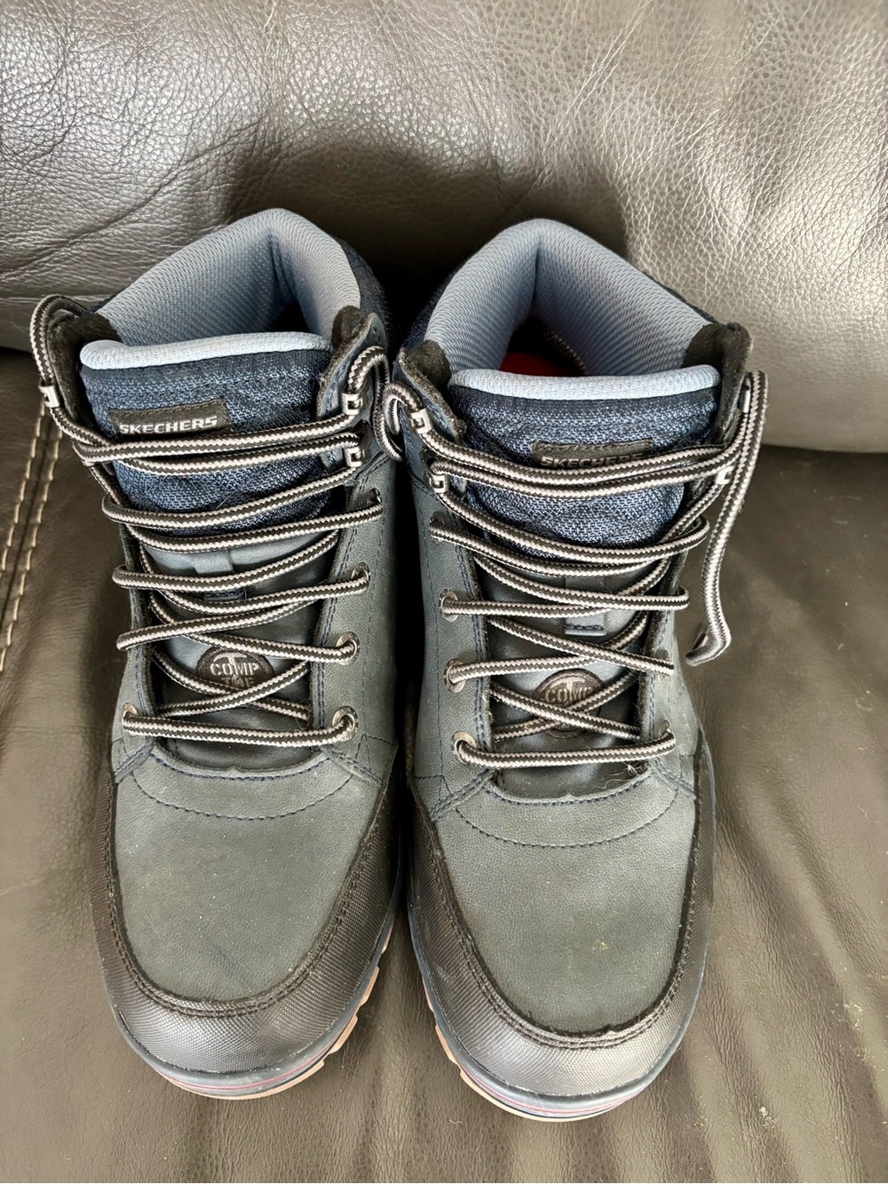 Skechers never worn women’s work boots with composite toe size 7